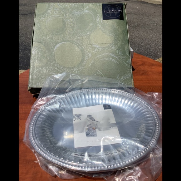 Wilton Armetale Other - Wilton Armetale Flutes & Pearls MediumOval Serving Tray #272014. NEW IN BOX